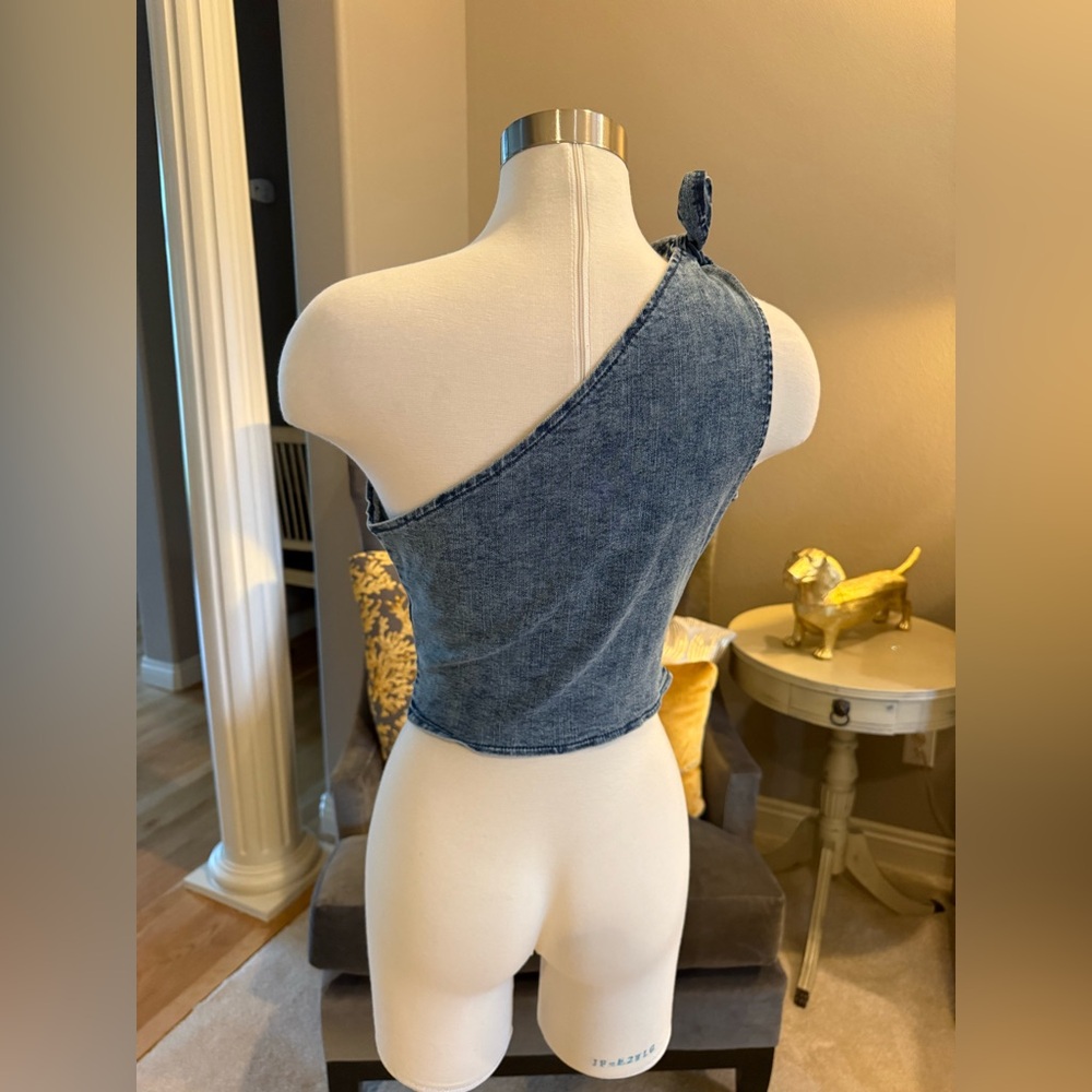 One Shoulder Denim Color Tank with detachable bow (Size Small) NWOT - Picture 3 of 5